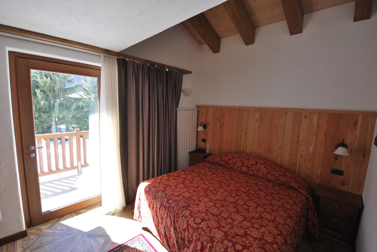 Hotel Bellevue Champoluc Eksteriør billede